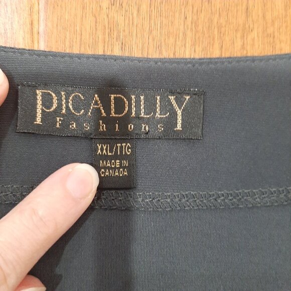 Picadilly ruffle shrug made in Canada - Picture 5 of 12